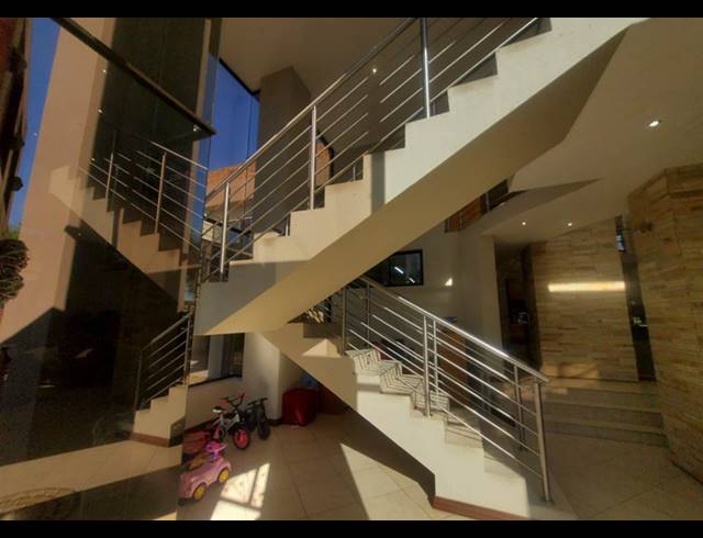 6 BEDROOM HOUSE FOR SALE IN MEYERSDAL